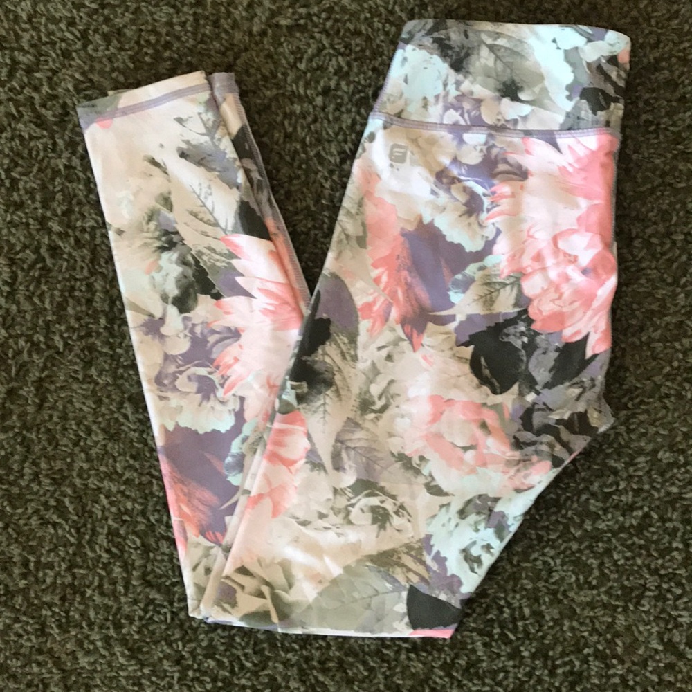 Fabletics Capris - image 2